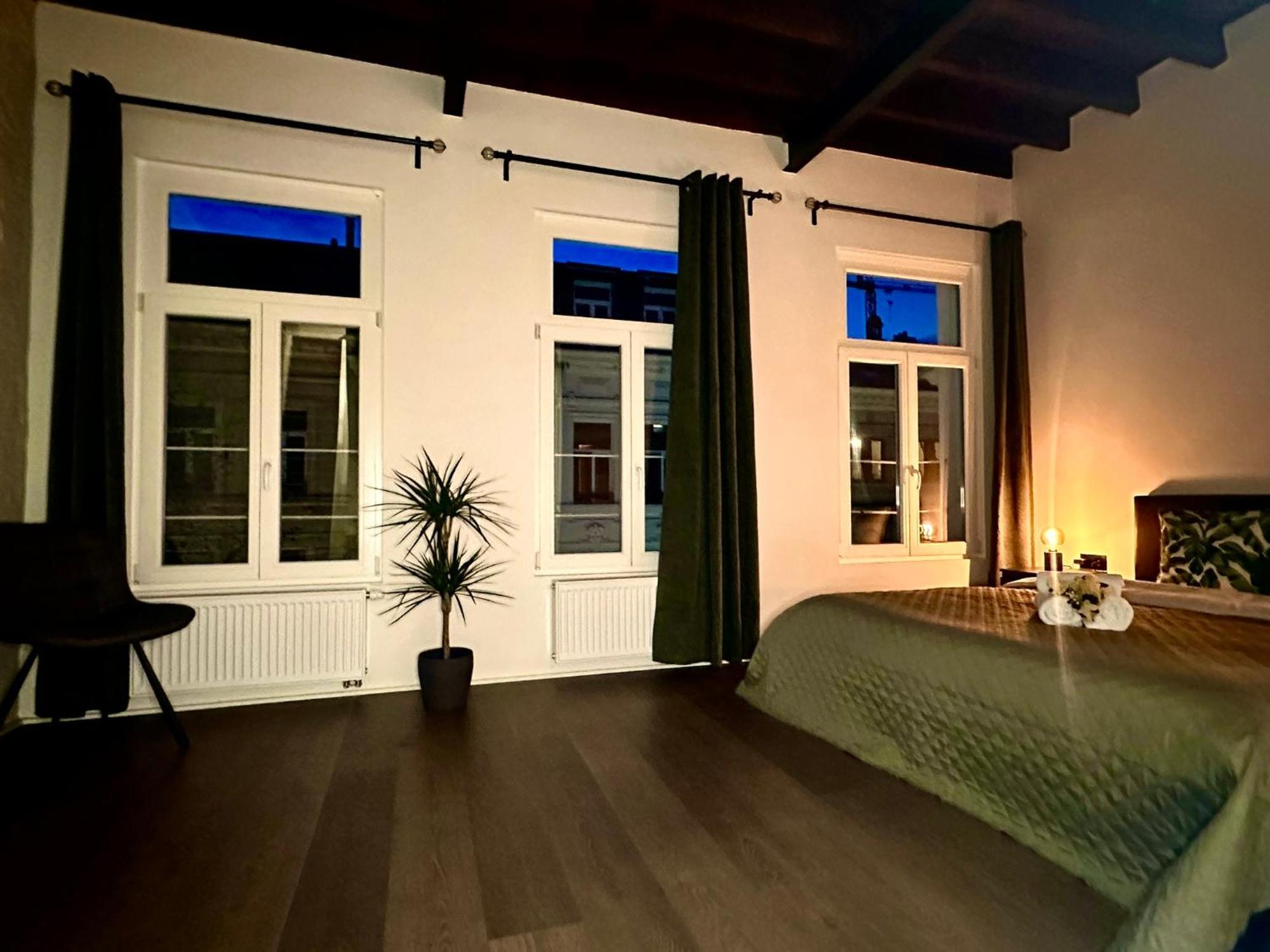 Luxury Suites Princess By Rikas Hotels Amberes Exterior foto